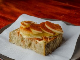 tvaruzkovy chleb